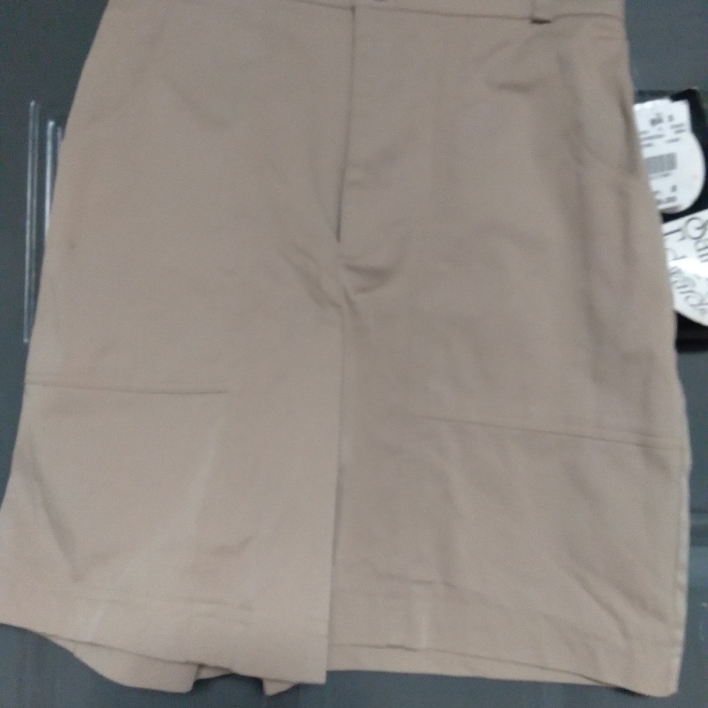 𝅺SAMANTHA EDWARDS TAN SHORTS. NWT. SIZE 8 - Picture 2 of 9